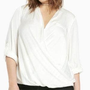 NWT Torrid White Criss Cross Blouse, size 1x